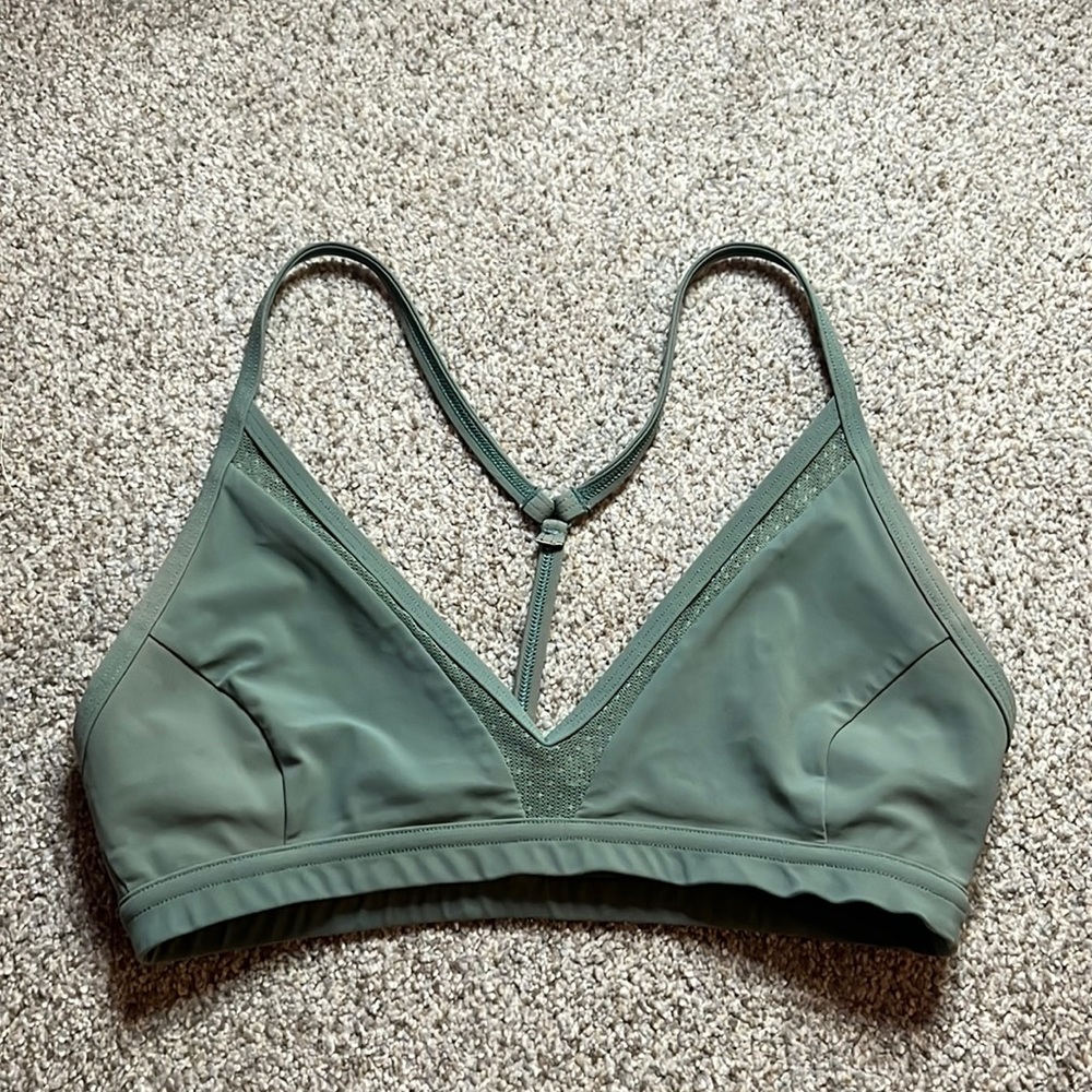 size 4 lululemon sports bra